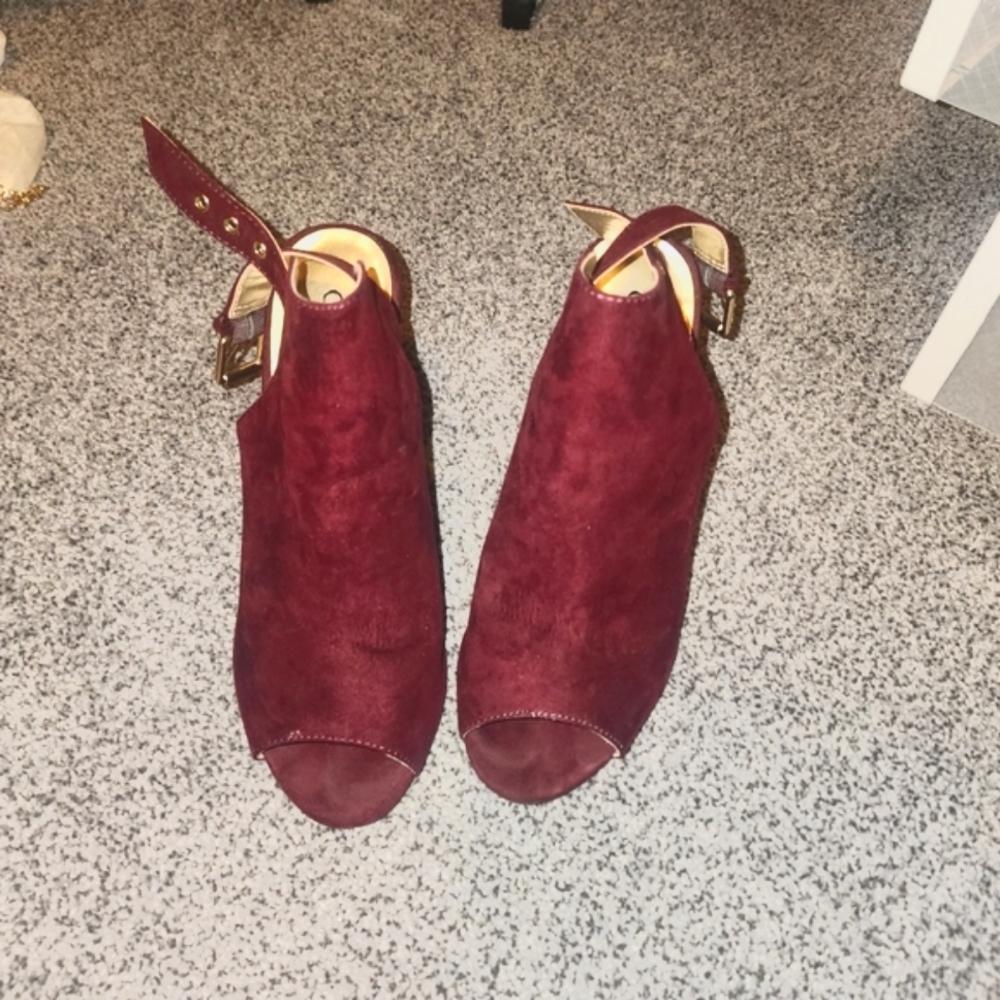 Burgundy wedge heels